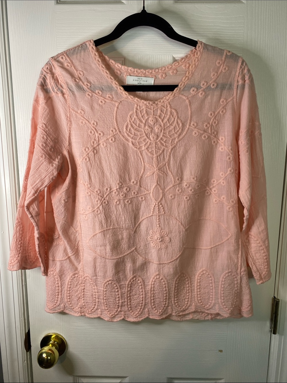 new directions Light Pink Embroidered Tunic Blouse Size Medium Petite.